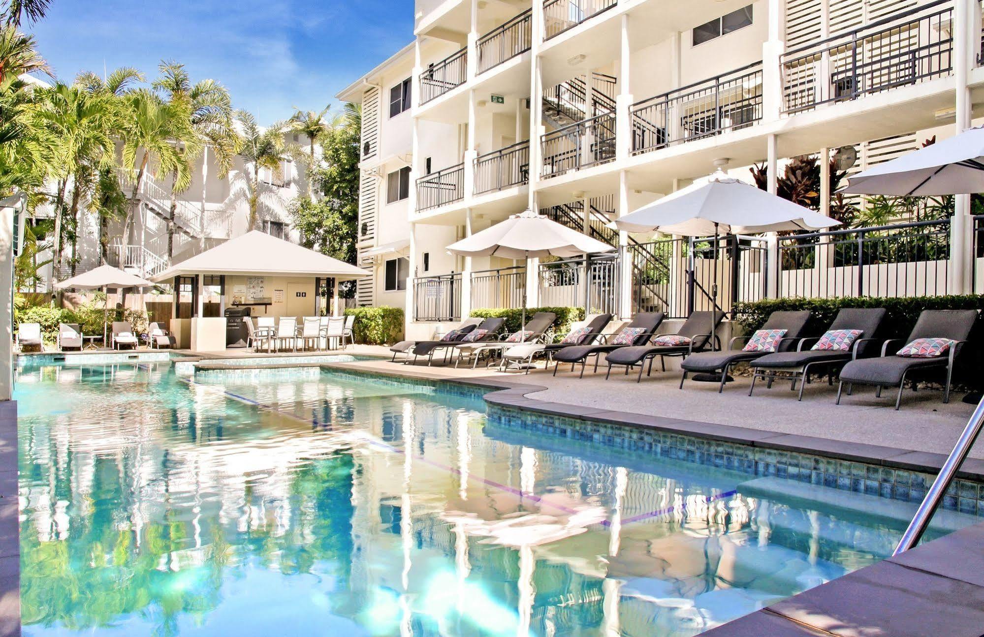 Mowbray By The Sea Aparthotel Port Douglas Buitenkant foto
