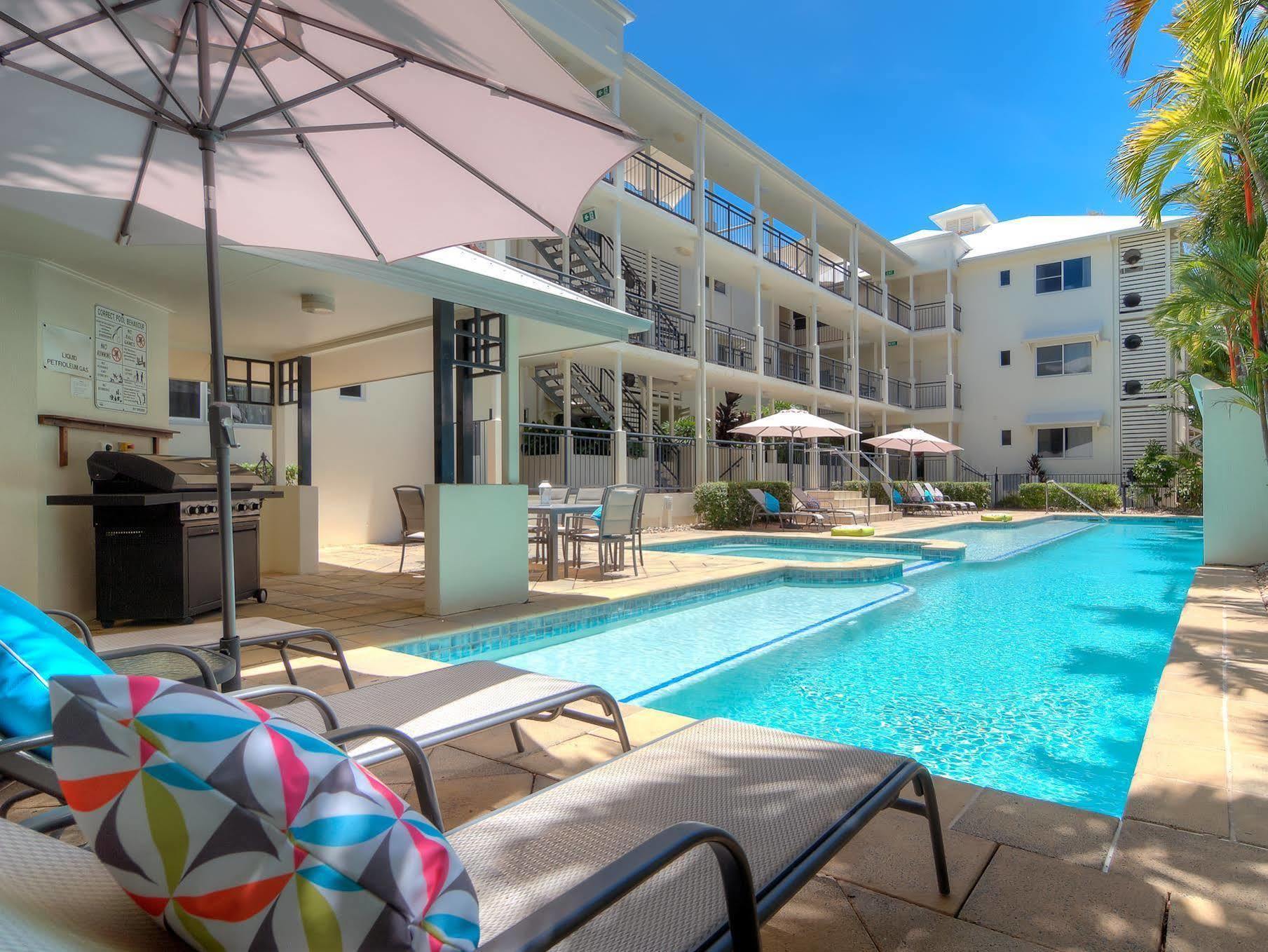 Mowbray By The Sea Aparthotel Port Douglas Buitenkant foto