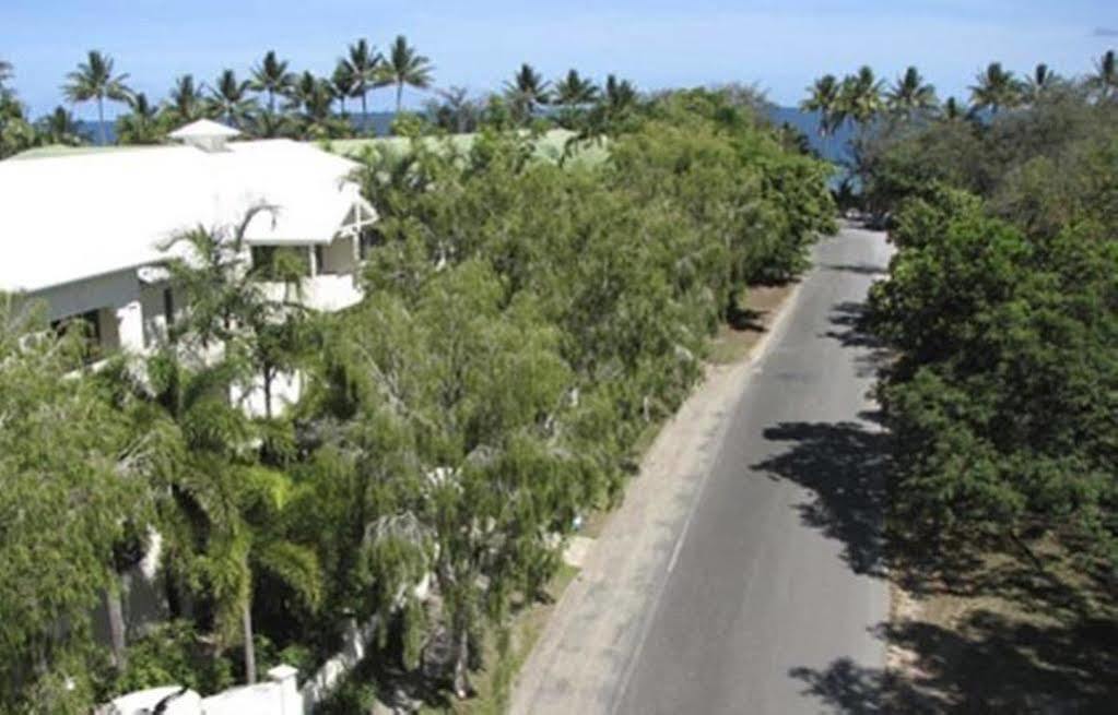 Mowbray By The Sea Aparthotel Port Douglas Buitenkant foto